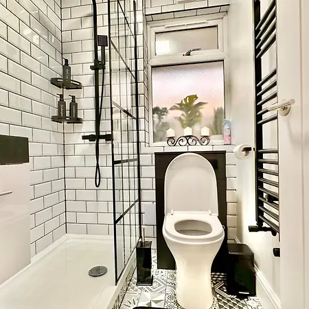 Newly Refurbished ,Chic, Attractive 3 Bedroom Flat London Exterior photo