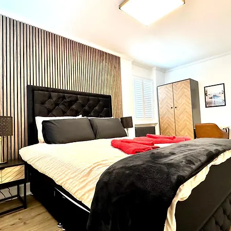 Newly Refurbished ,Chic, Attractive 3 Bedroom Flat London Exterior photo