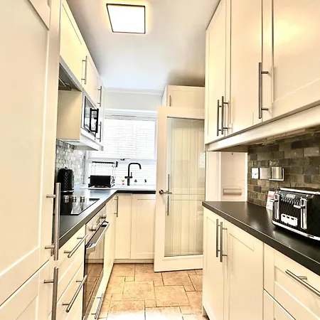 Newly Refurbished ,Chic, Attractive 3 Bedroom Flat London Exterior photo