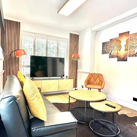 Newly Refurbished ,Chic, Attractive 3 Bedroom Flat London Exterior photo