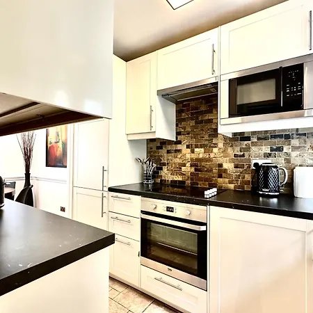 Newly Refurbished ,Chic, Attractive 3 Bedroom Flat London Exterior photo