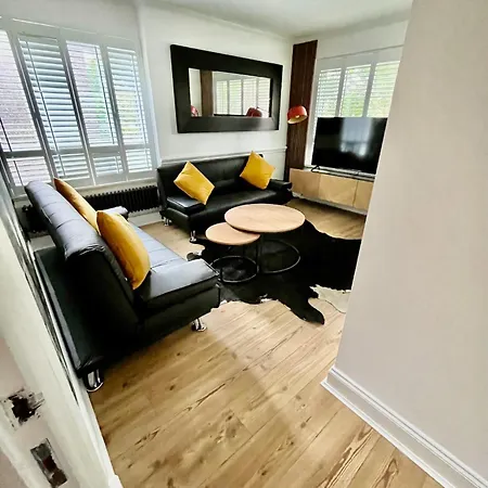 Newly Refurbished ,Chic, Attractive 3 Bedroom Flat London Exterior photo